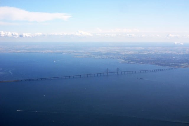 The bridge's full stretch between Peberholm and Malmö